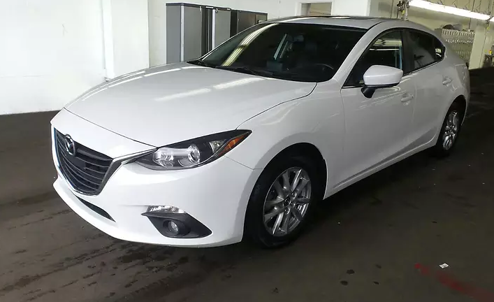 белая Мазда