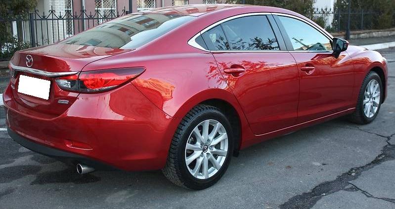 красная Мазда