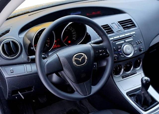 салон Мазды