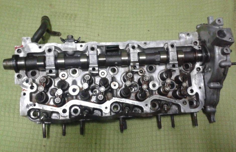 разобранный двигатель