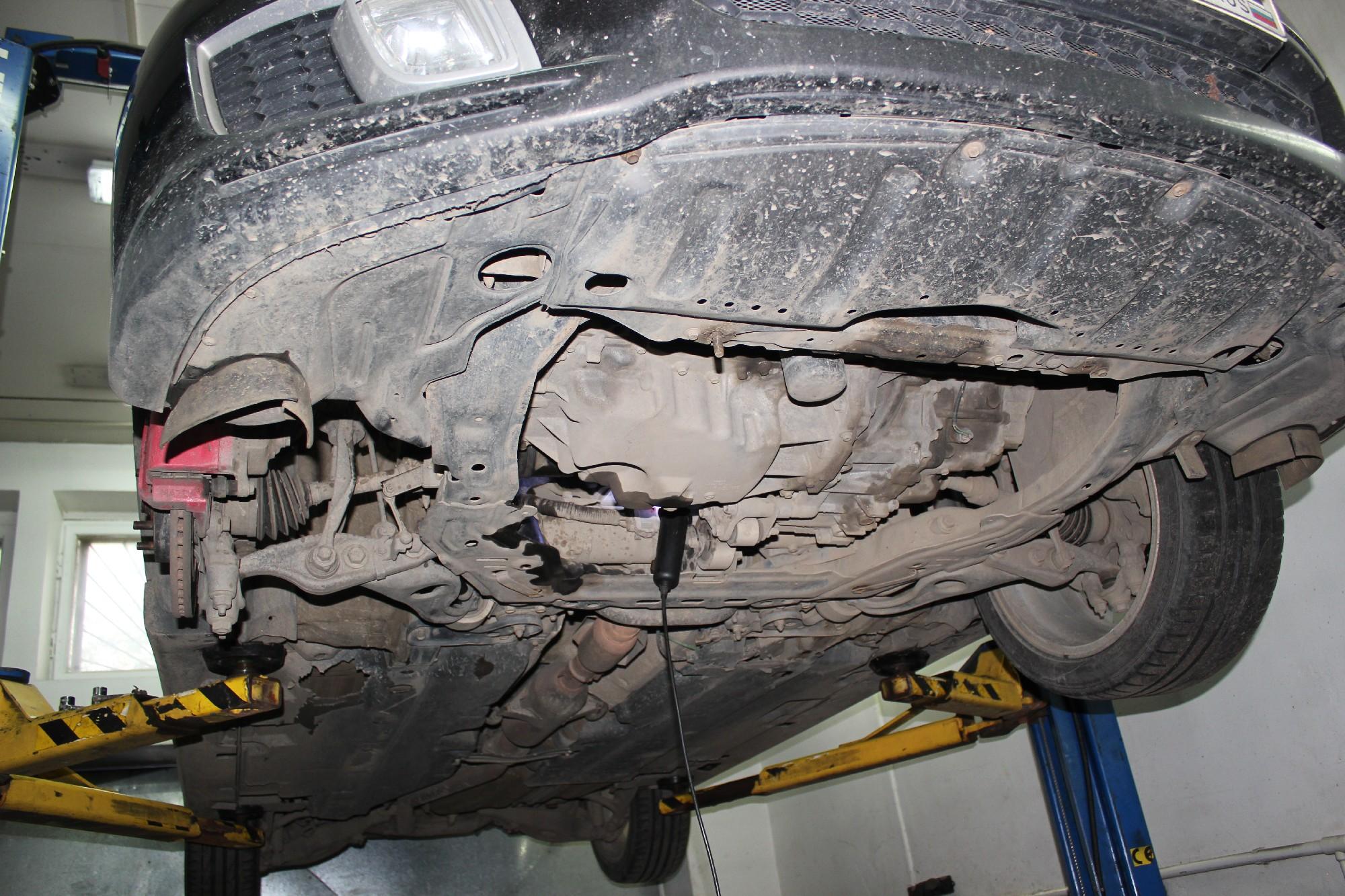 Мазда снизу