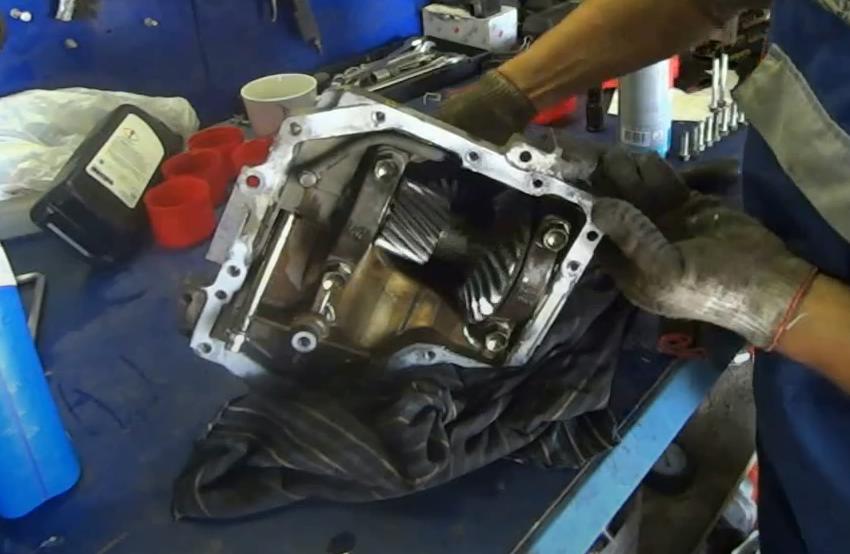 Ремонт раздатки Мазда