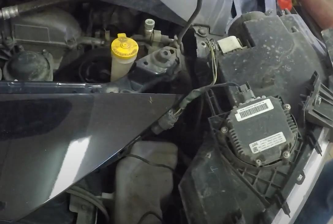 блок розжига ксенона на фаре