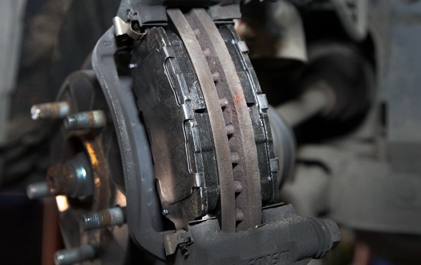 Замена передних колодок на Мазде 6