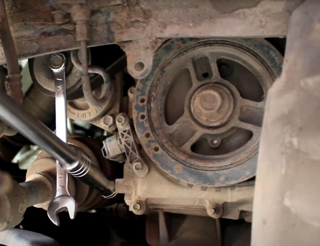 Замена приводного ремня Мазда 6