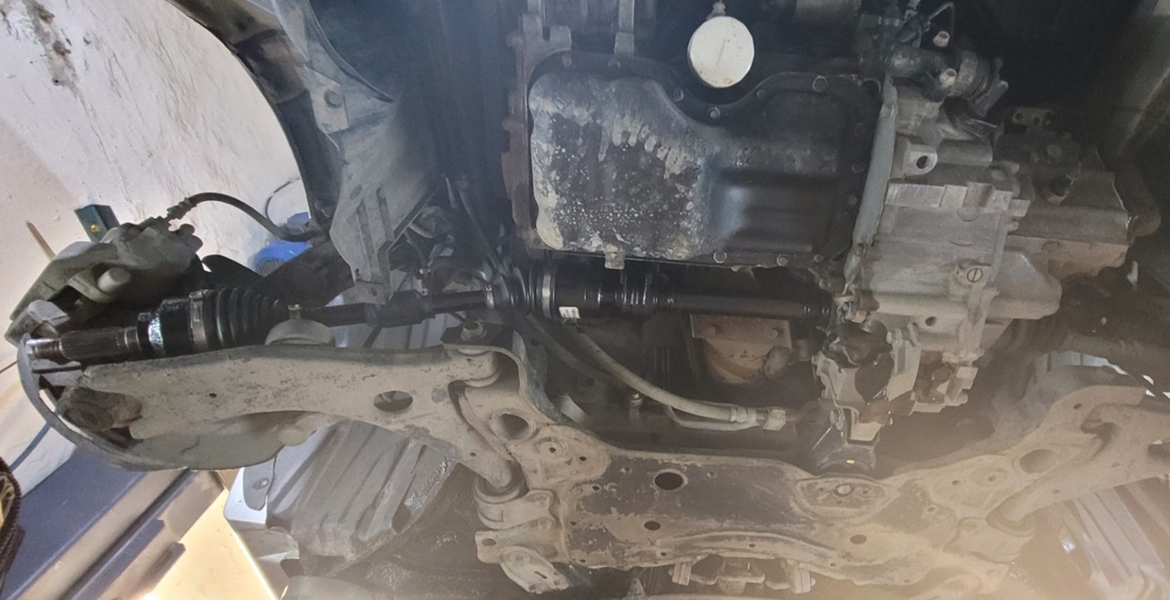 Замена привода Мазда