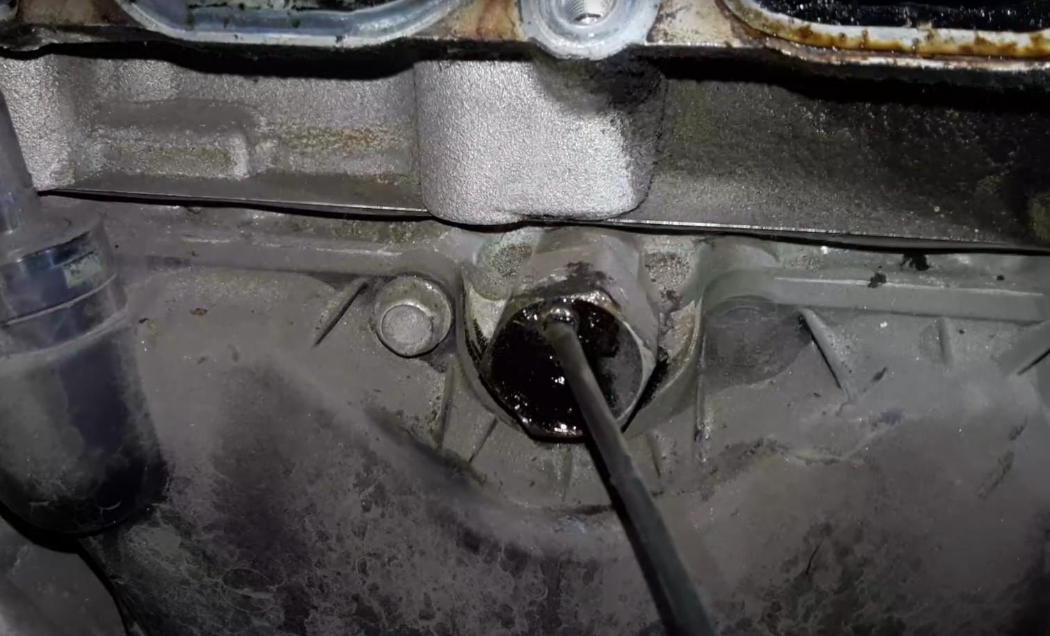 Замена датчика детонации Мазда